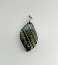 金彫龍のラブラドライトペンダントトップ