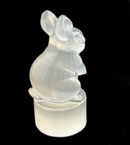 セレナイト製うさぎ斜め後ろ